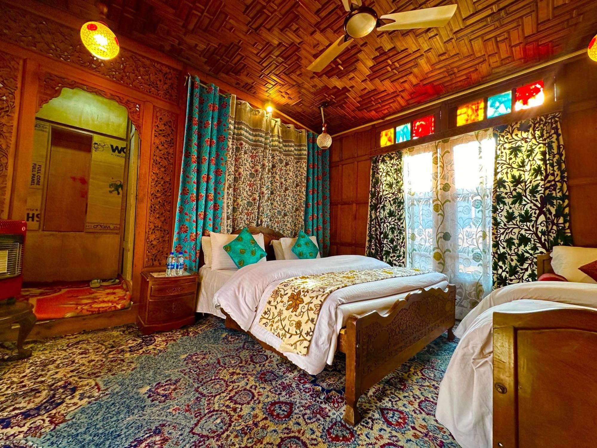 Lake Palace Group Of House Boats Srīnagar Exterior foto
