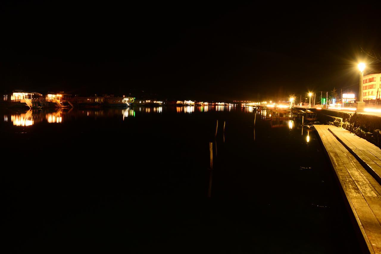 Lake Palace Group Of House Boats Srīnagar Exterior foto