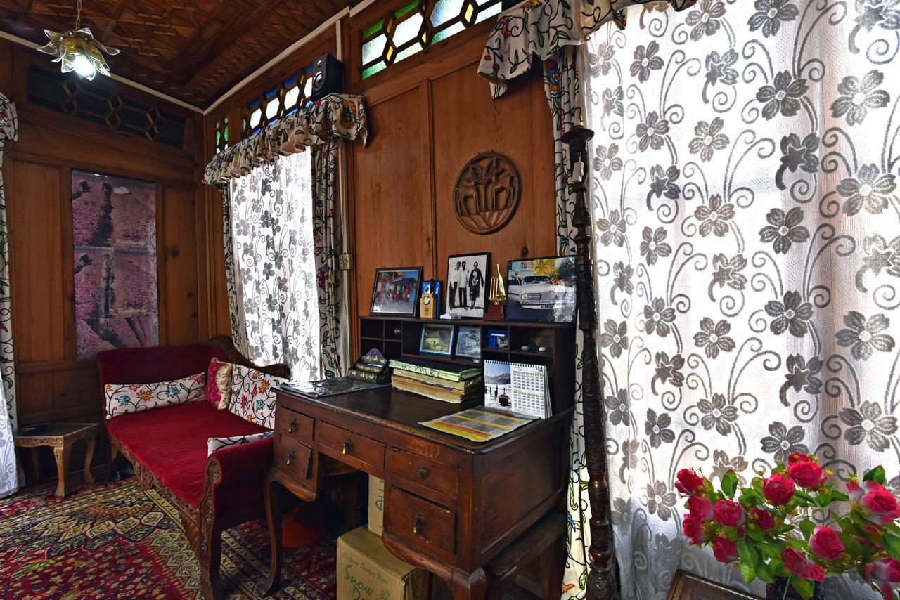 Lake Palace Group Of House Boats Srīnagar Exterior foto