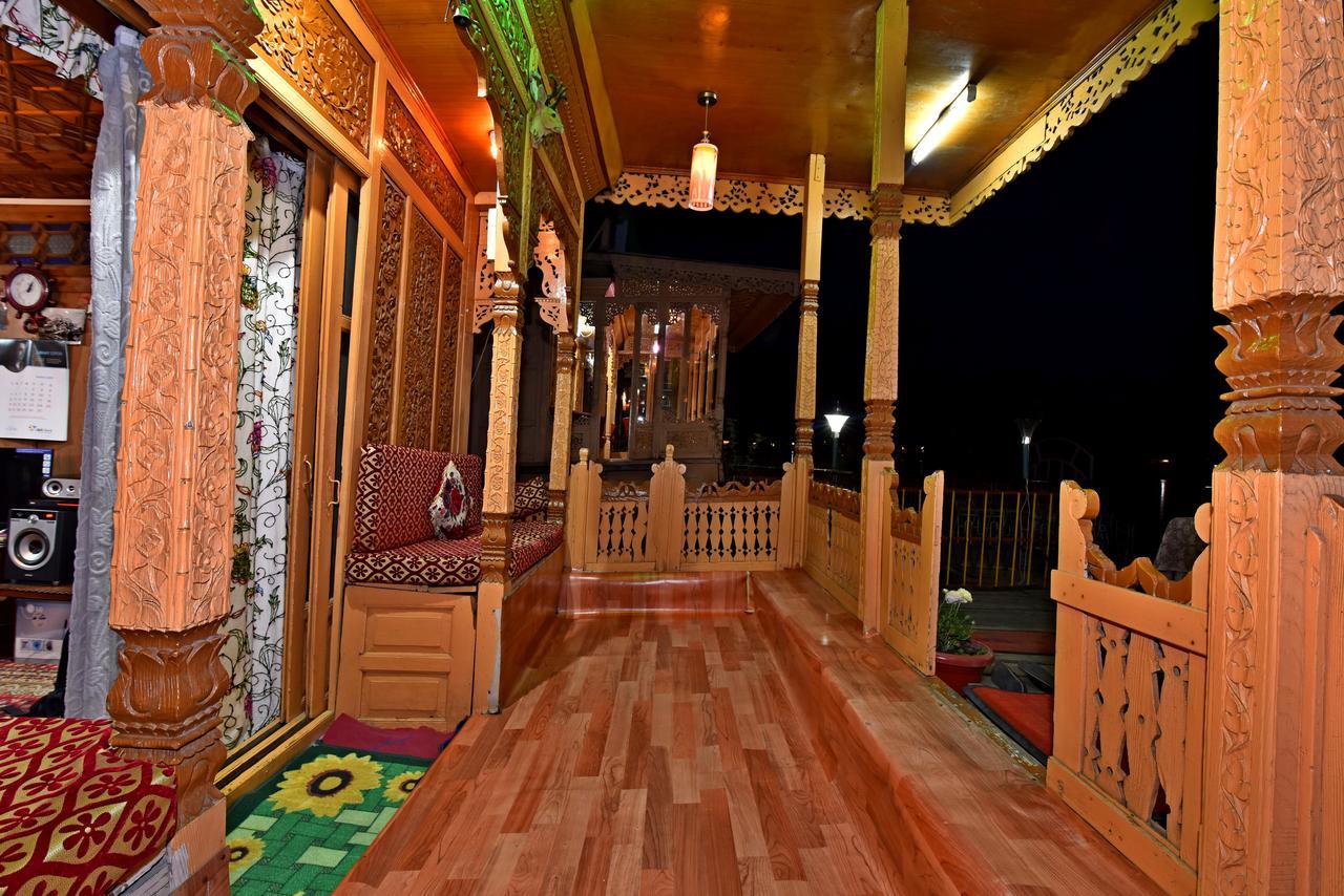 Lake Palace Group Of House Boats Srīnagar Exterior foto