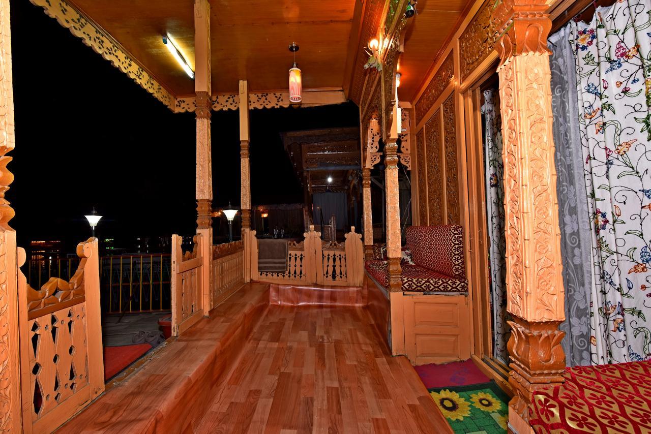 Lake Palace Group Of House Boats Srīnagar Exterior foto